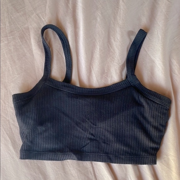 Alo Ribbed Cropped Bra Tank - Picture 2 of 4